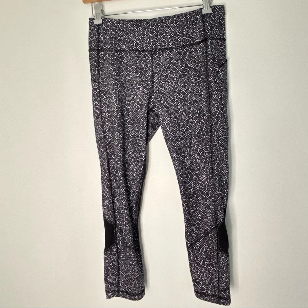 Lululemon Pace Rival Crop Leggings W/ Pockets Size 6 Freckle Flower Black White